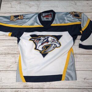 vintage Nashville Predators Pro Player NHL Jersey Size S/M